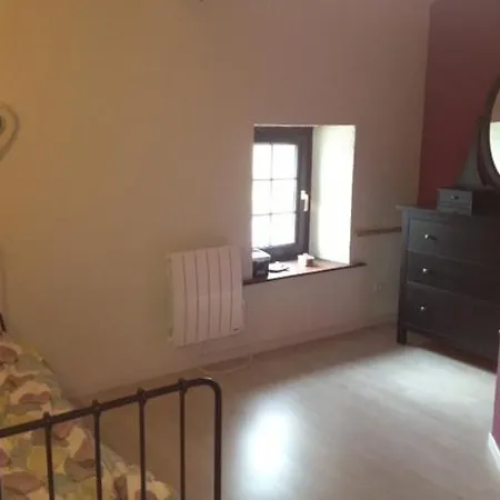 بيت للعطل Les Volets Bleus Saint-Saviol