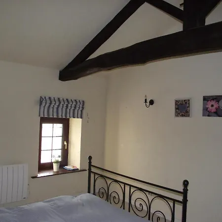 Les Volets Bleus Saint-Saviol