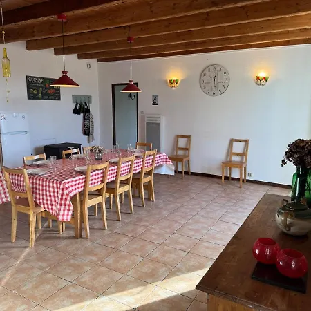 Semesterbostad Les Volets Bleus Saint-Saviol