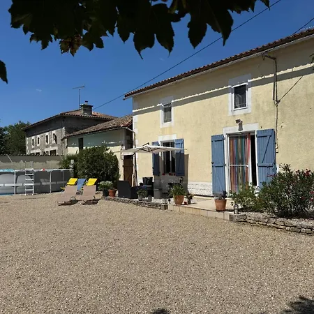 Les Volets Bleus Semesterbostad Saint-Saviol