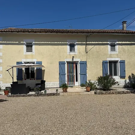 Les Volets Bleus Semesterbostad Saint-Saviol