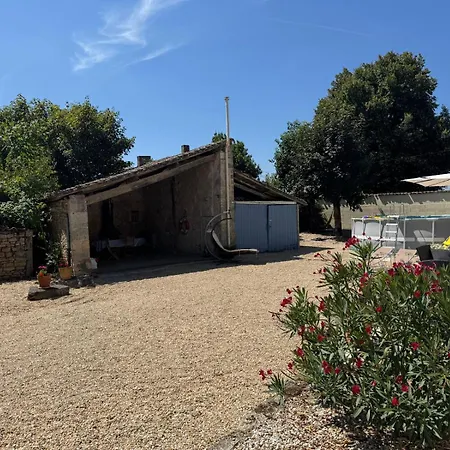 Les Volets Bleus * Saint-Saviol